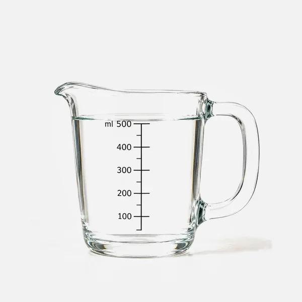 Measuring jug with 500 ml water